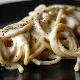BUCATINI CACIO E PEPE