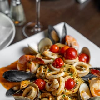SEAFOOD LINGUINE